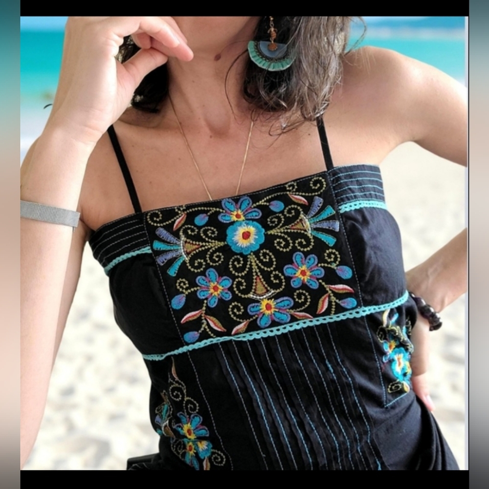 Beautiful Embroidered Cotton Tunic - Picture 1 of 7